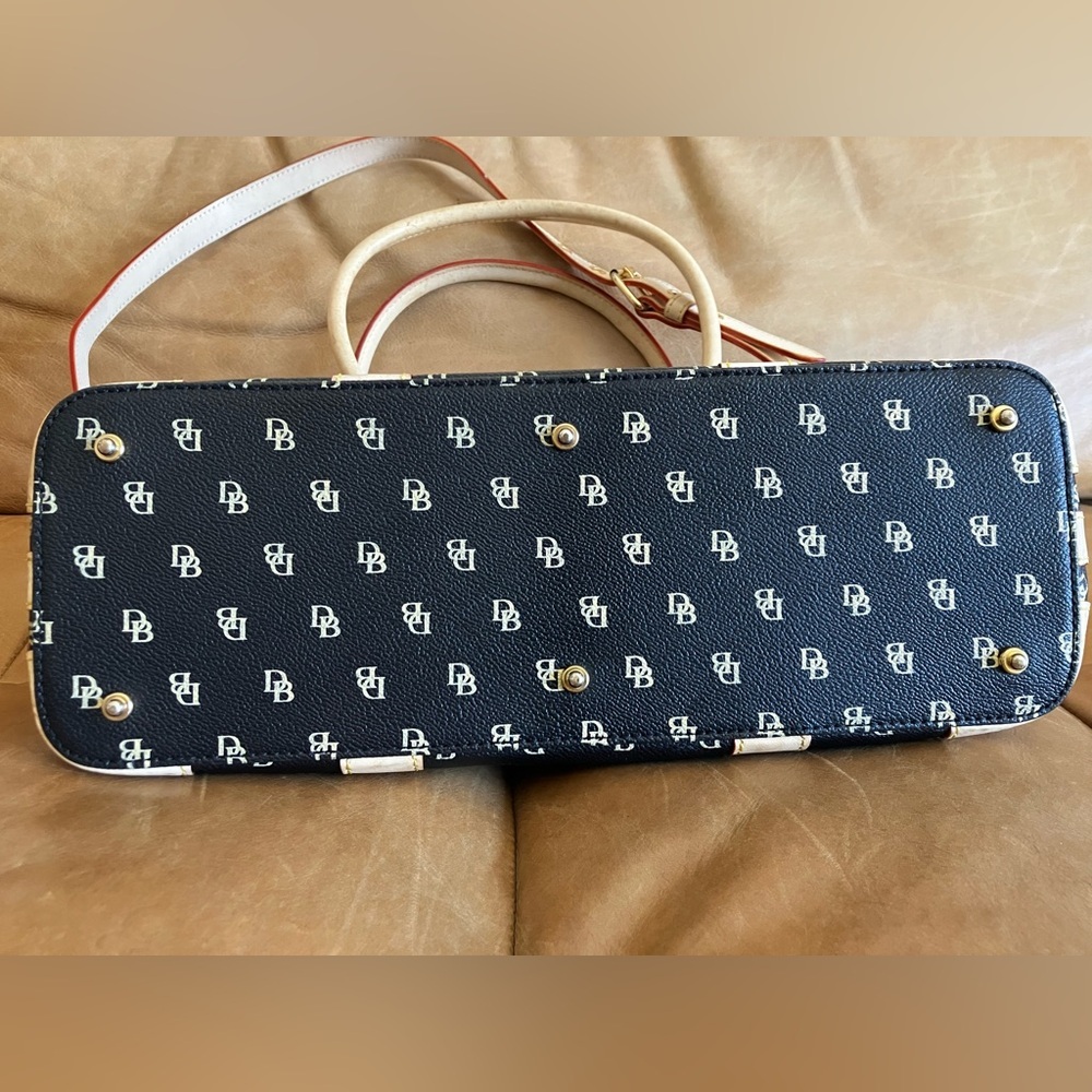 Dooney & Bourke black and tan crossbody handbag - Picture 3 of 7